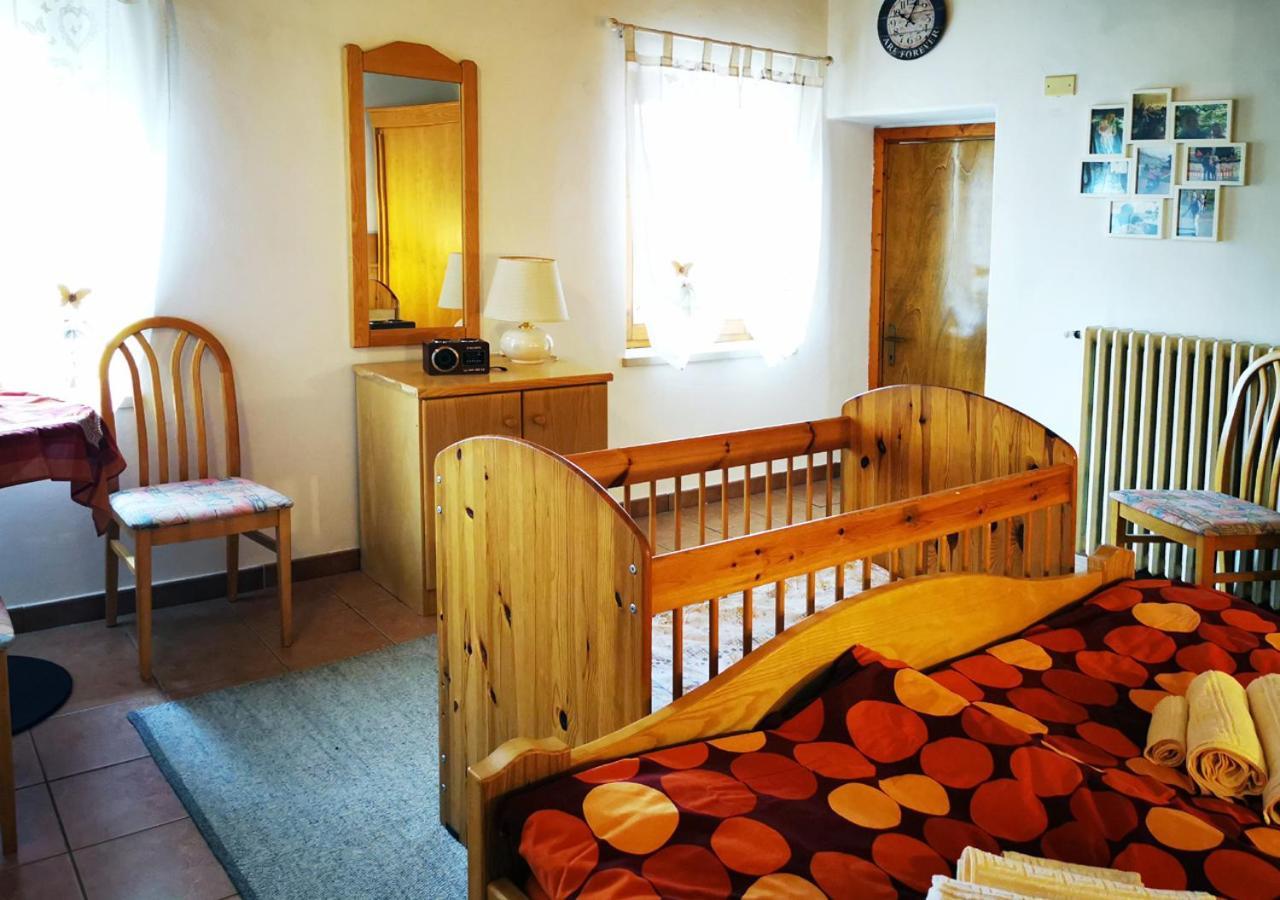 Casa Rustica Con Giardino Βίλα Caprino Veronese Εξωτερικό φωτογραφία